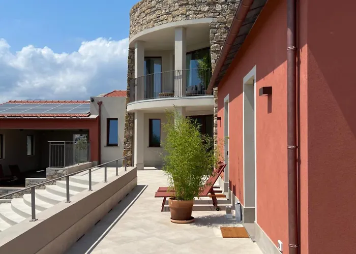 Leonardo Resort